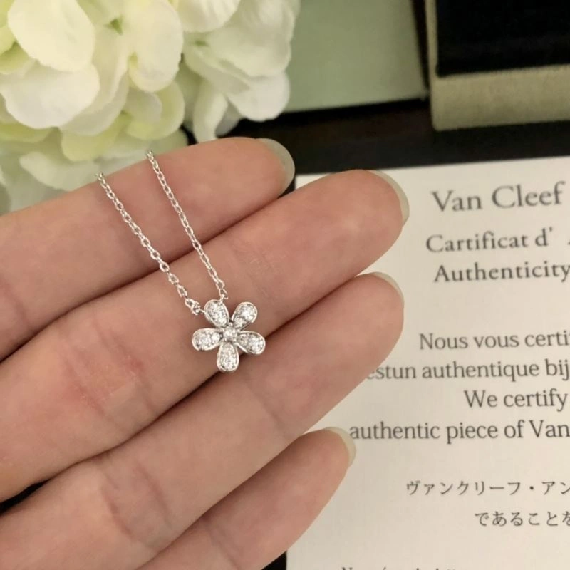 AllSeason Vca Necklaces 255104