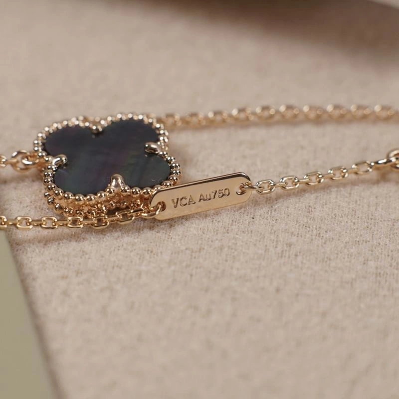 FashionForward Vca Necklaces 254988
