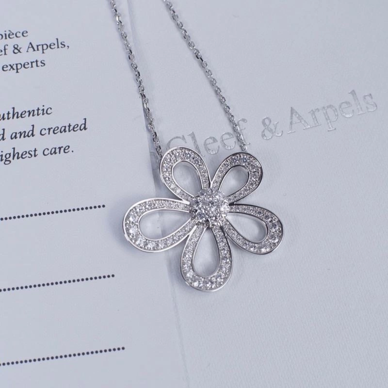 Vca Necklaces SmoothTexture 255001