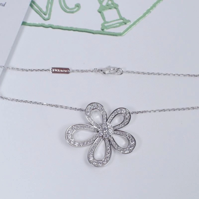 Vca Necklaces SmoothTexture 255001