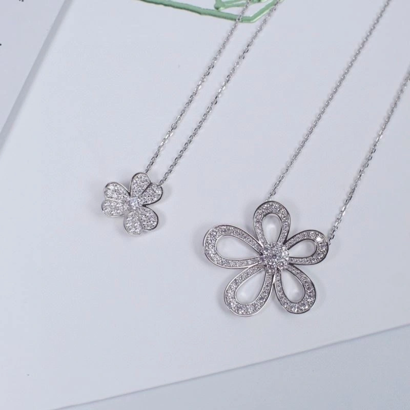 Vca Necklaces SmoothTexture 255001
