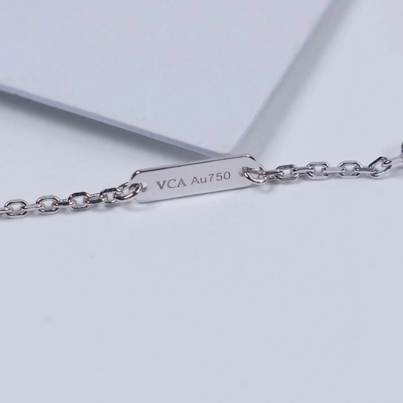 Vca Necklaces SmoothTexture 255001