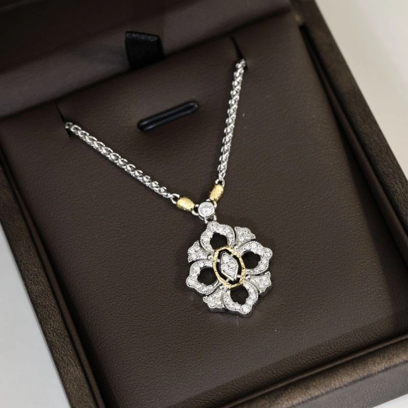 UrbanChic Vca Necklaces 255000