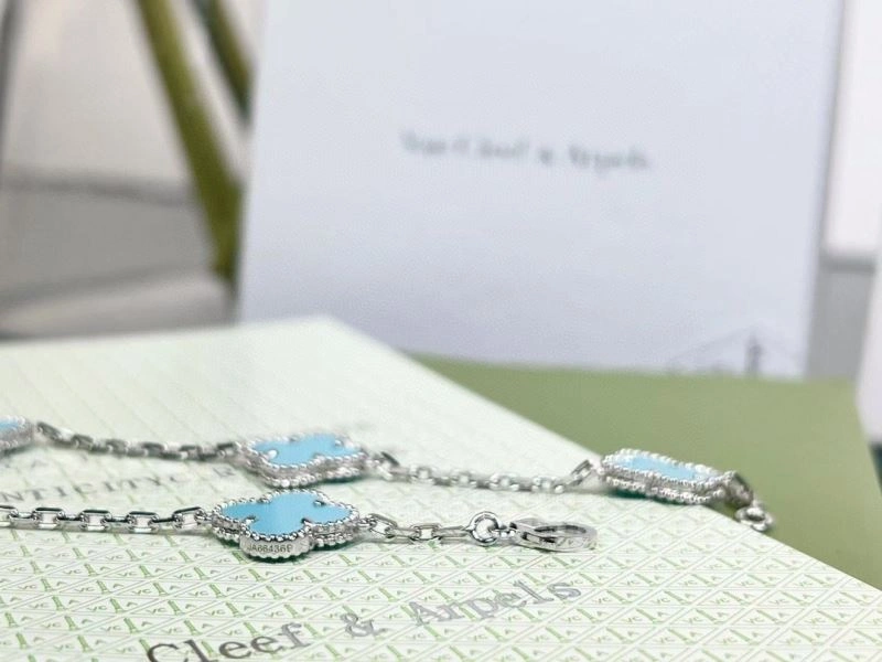 Vca Necklaces WaterResistant 254981