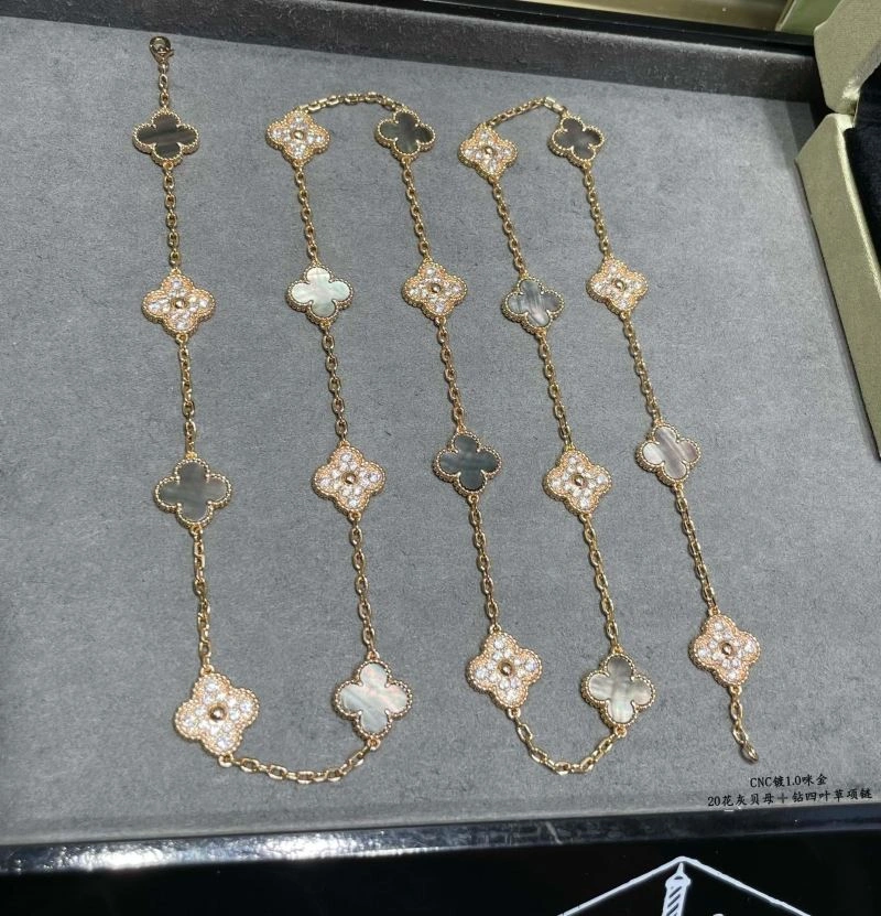 NewStyle Vca Necklaces 254961
