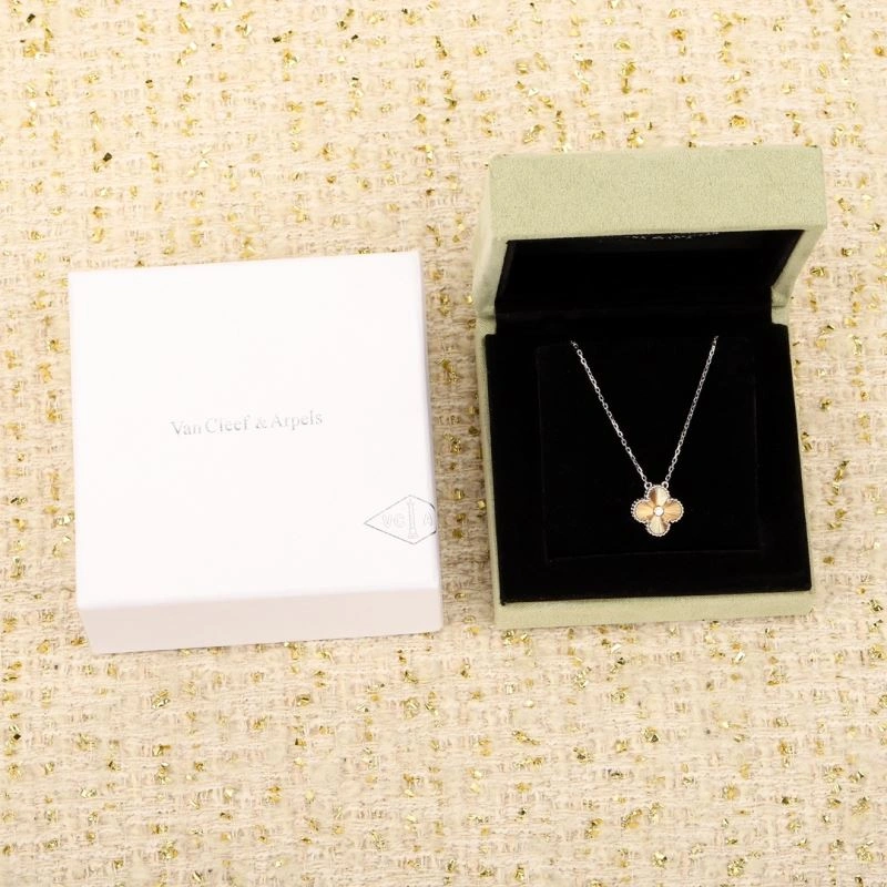 Vca Necklaces Bright 254941