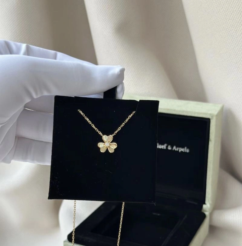 Vca Necklaces Versatile 254950