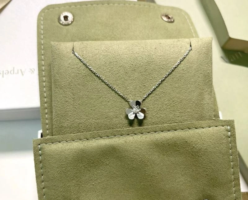 Vca Necklaces Versatile 254950