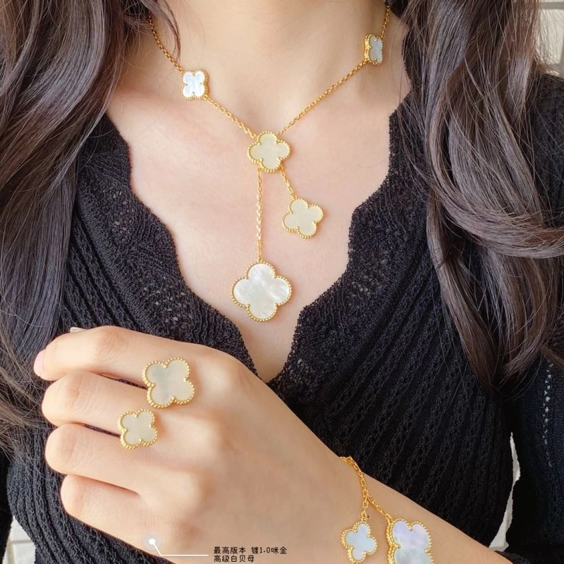 Vca Necklaces Soft 254952