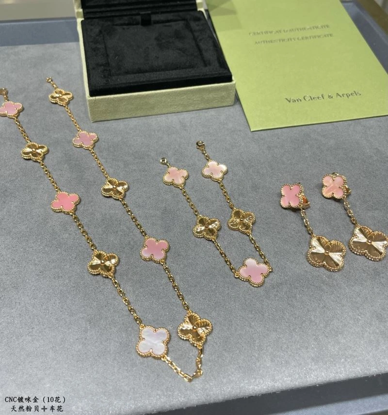 Vca Necklaces Effortless 254965