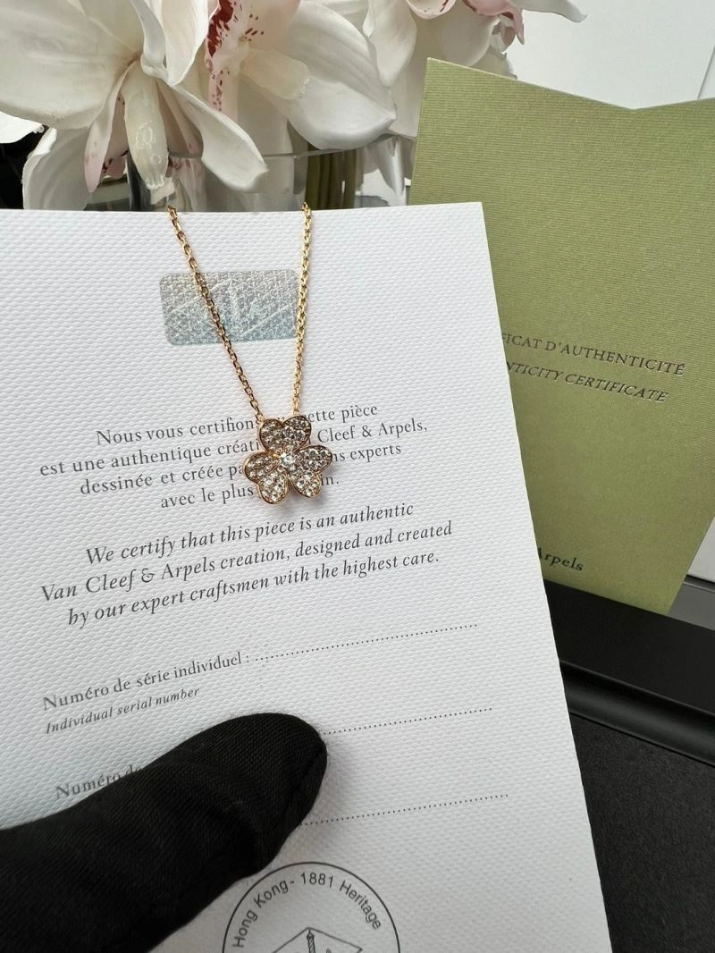 HighPerformance Vca Necklaces 254936