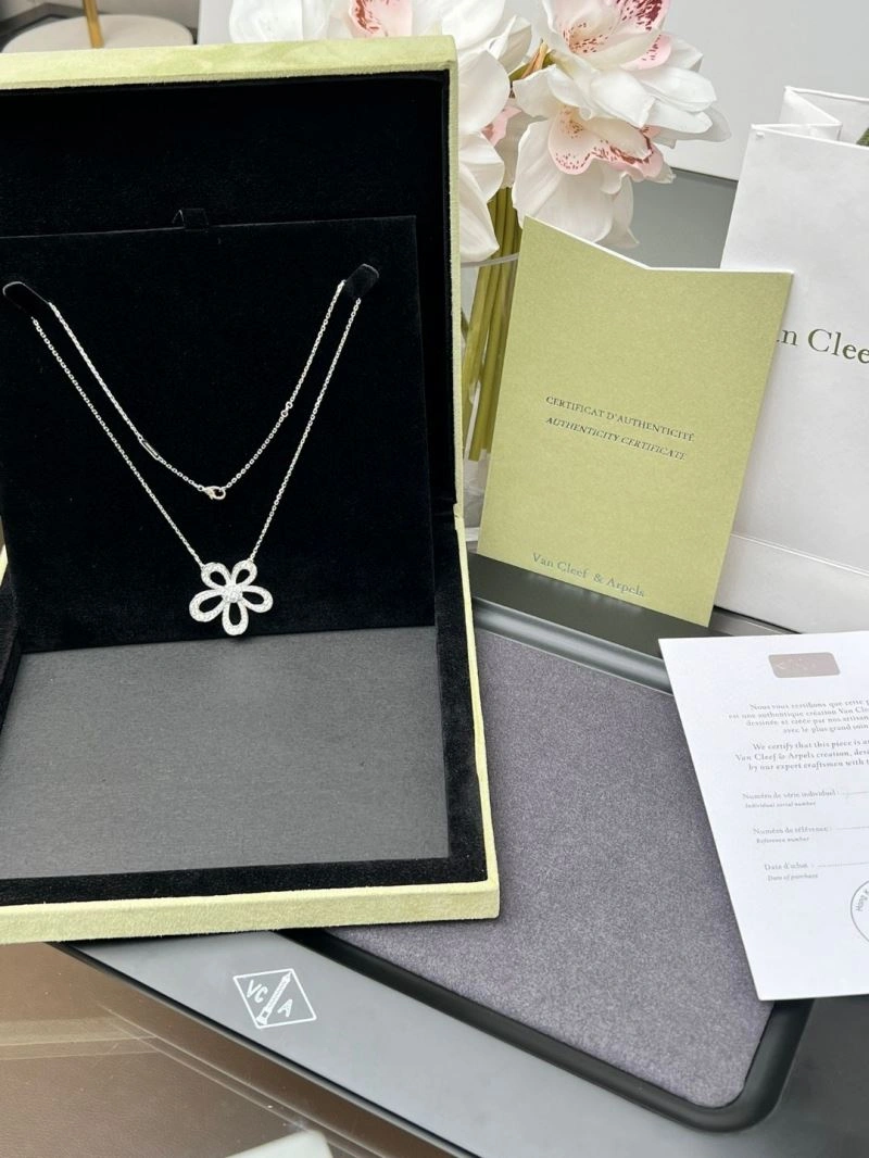 Vca Necklaces TopPick 254946