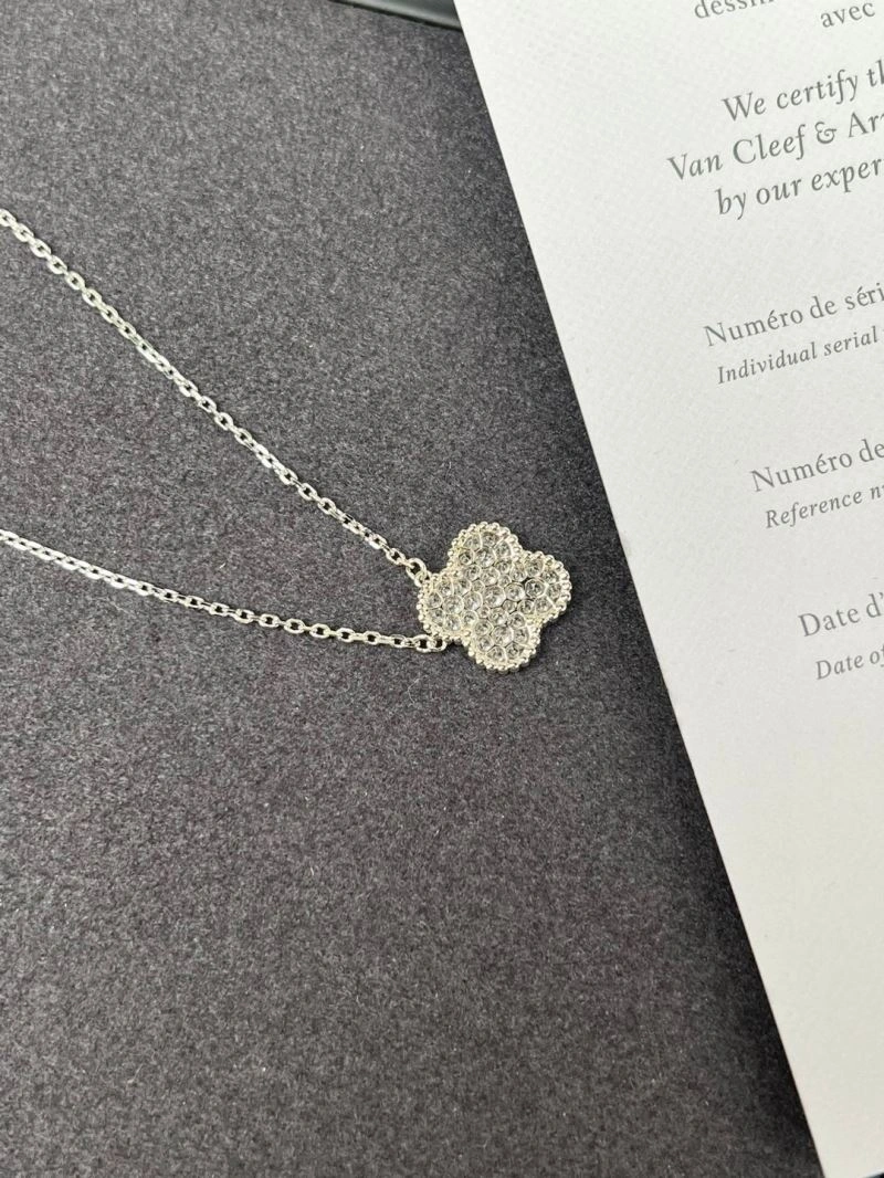 Vca Necklaces Effortless 254935