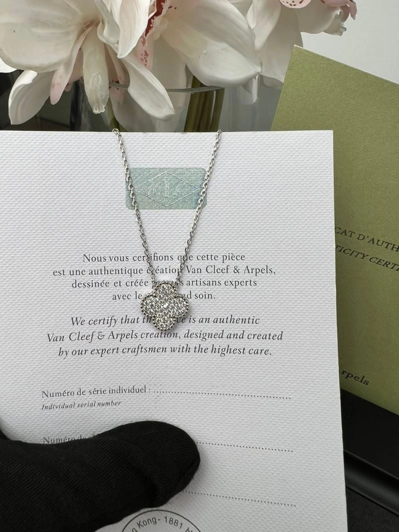 Vca Necklaces Effortless 254935