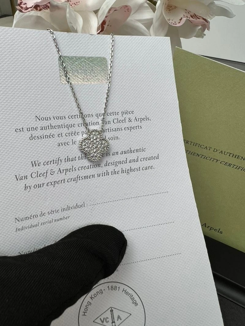 Vca Necklaces Effortless 254935