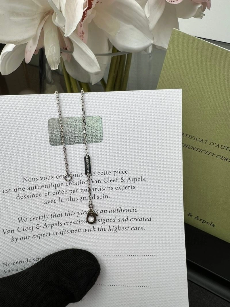 Vca Necklaces Effortless 254935