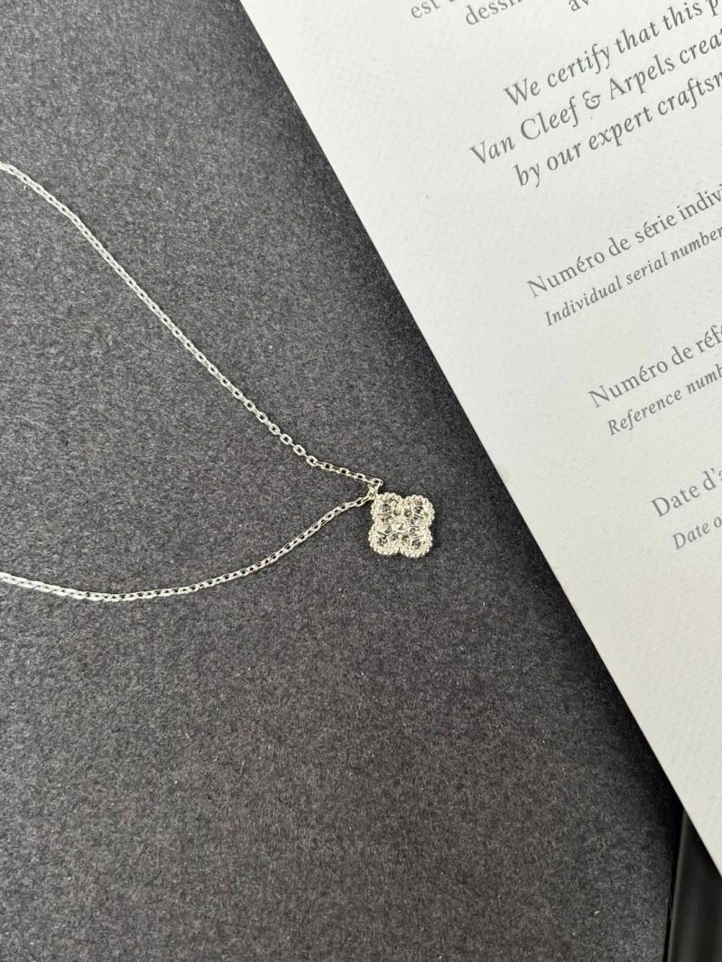 Sustainable Vca Necklaces 254934