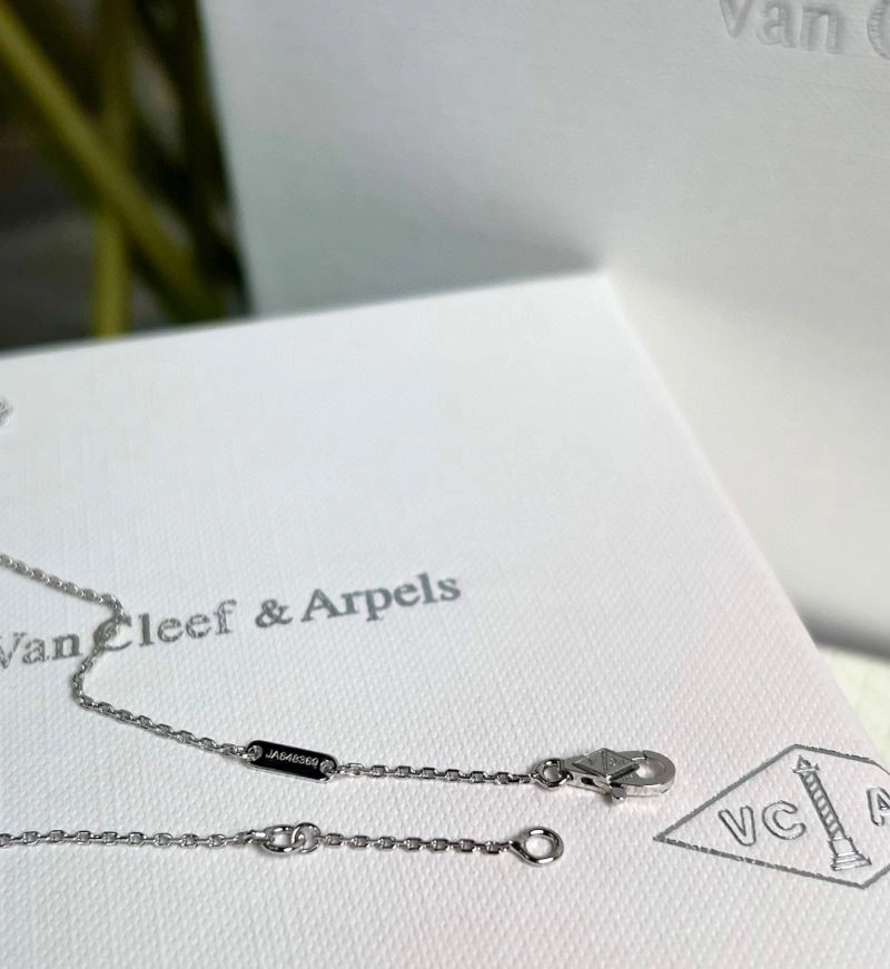Bold Vca Necklaces 254931