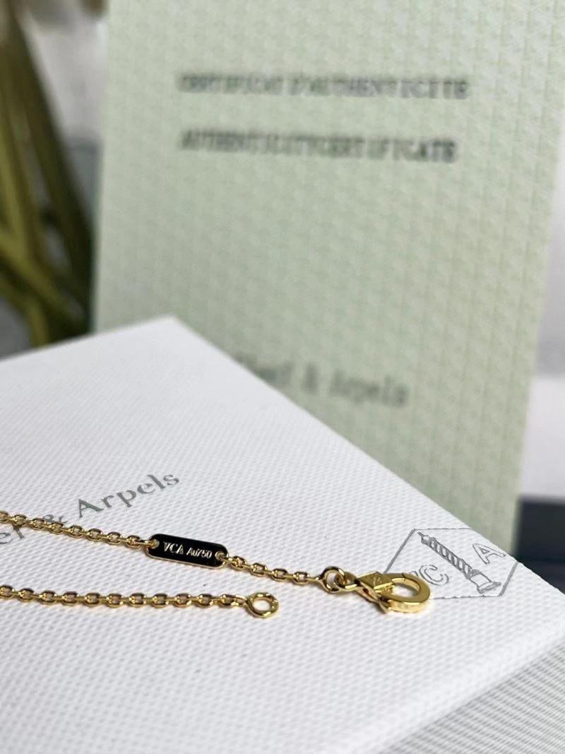 Sophisticated Vca Necklaces 254930