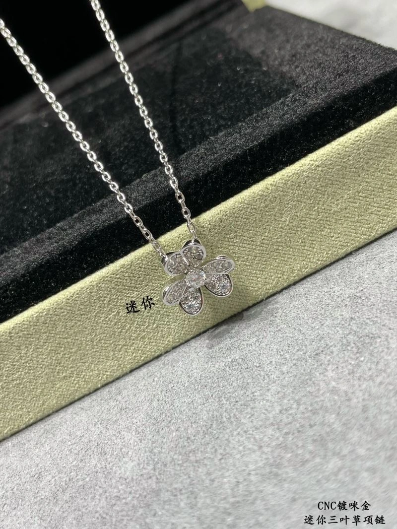 Vca Necklaces Youthful 254920
