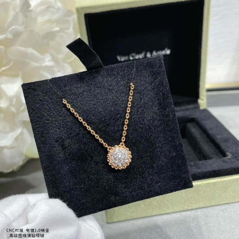 Breathable Vca Necklaces 254916