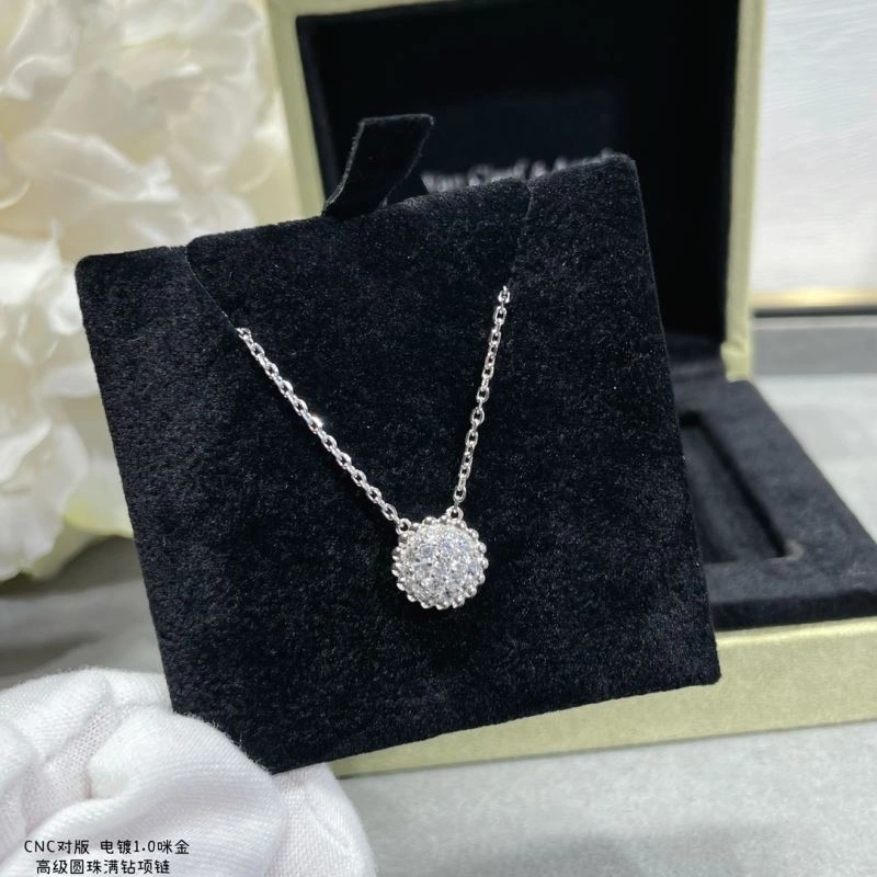 Breathable Vca Necklaces 254916
