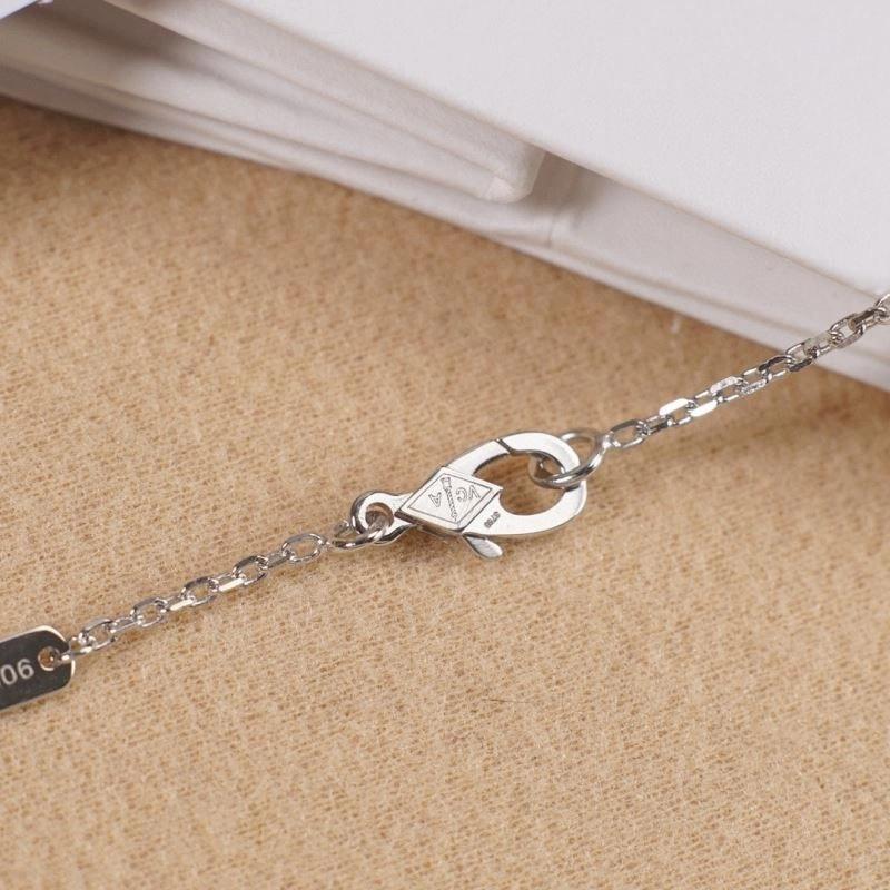 Compact Vca Necklaces 254685