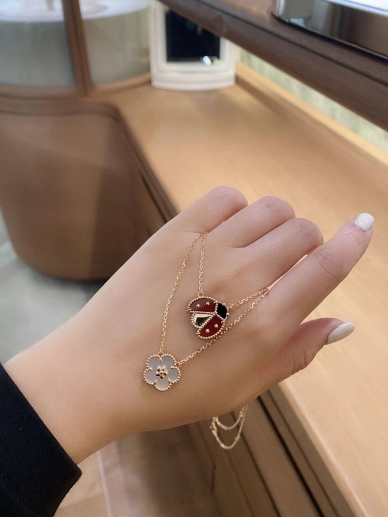 TravelReady Vca Necklaces 254682
