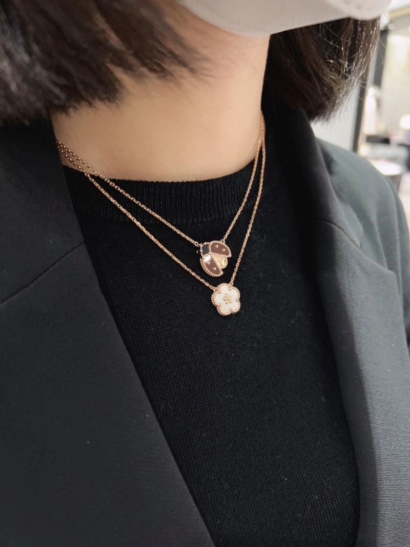 TravelReady Vca Necklaces 254682