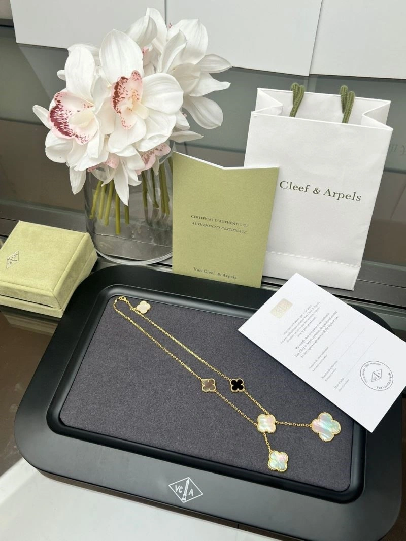 SunProtective Vca Necklaces 254672