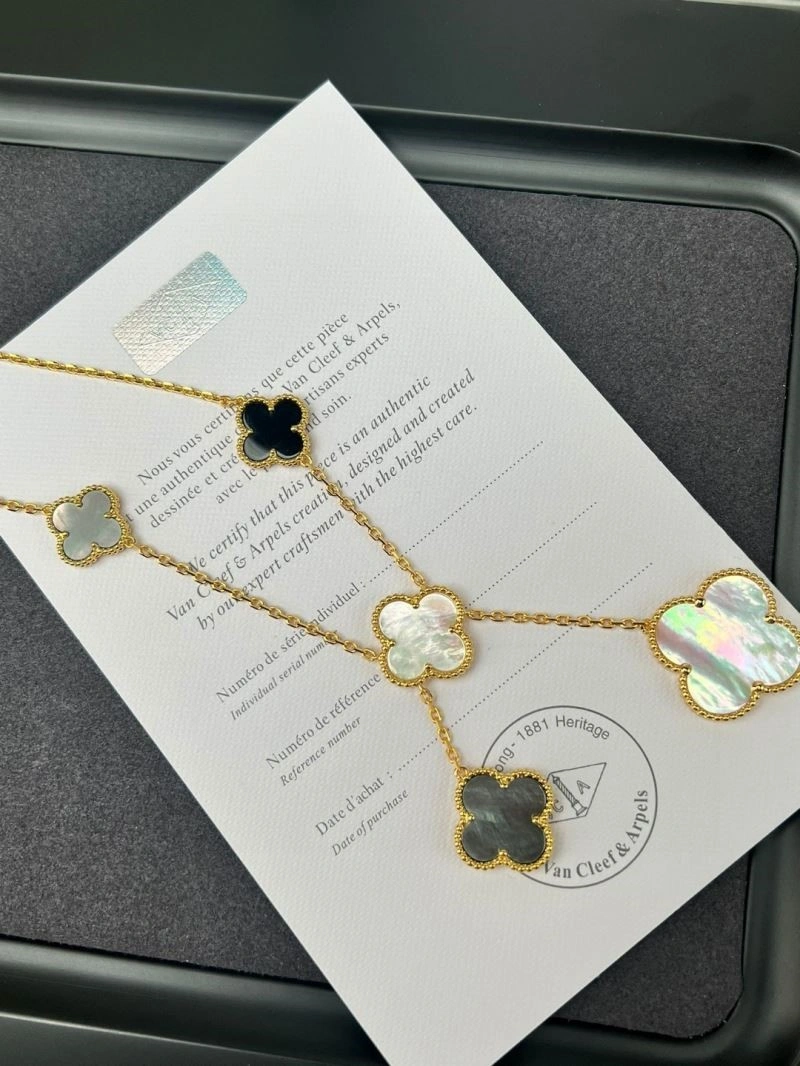 SunProtective Vca Necklaces 254672