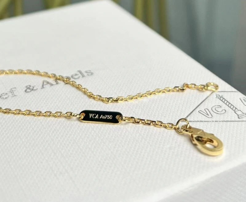 Vca Necklaces Lightweight 254649