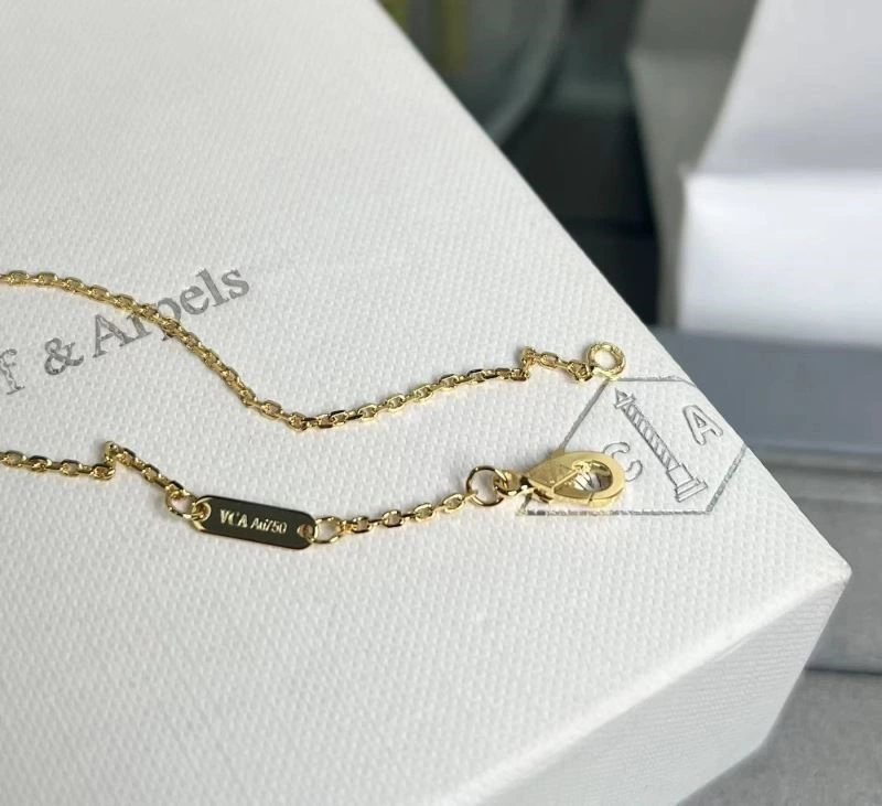 Vca Necklaces Lightweight 254649