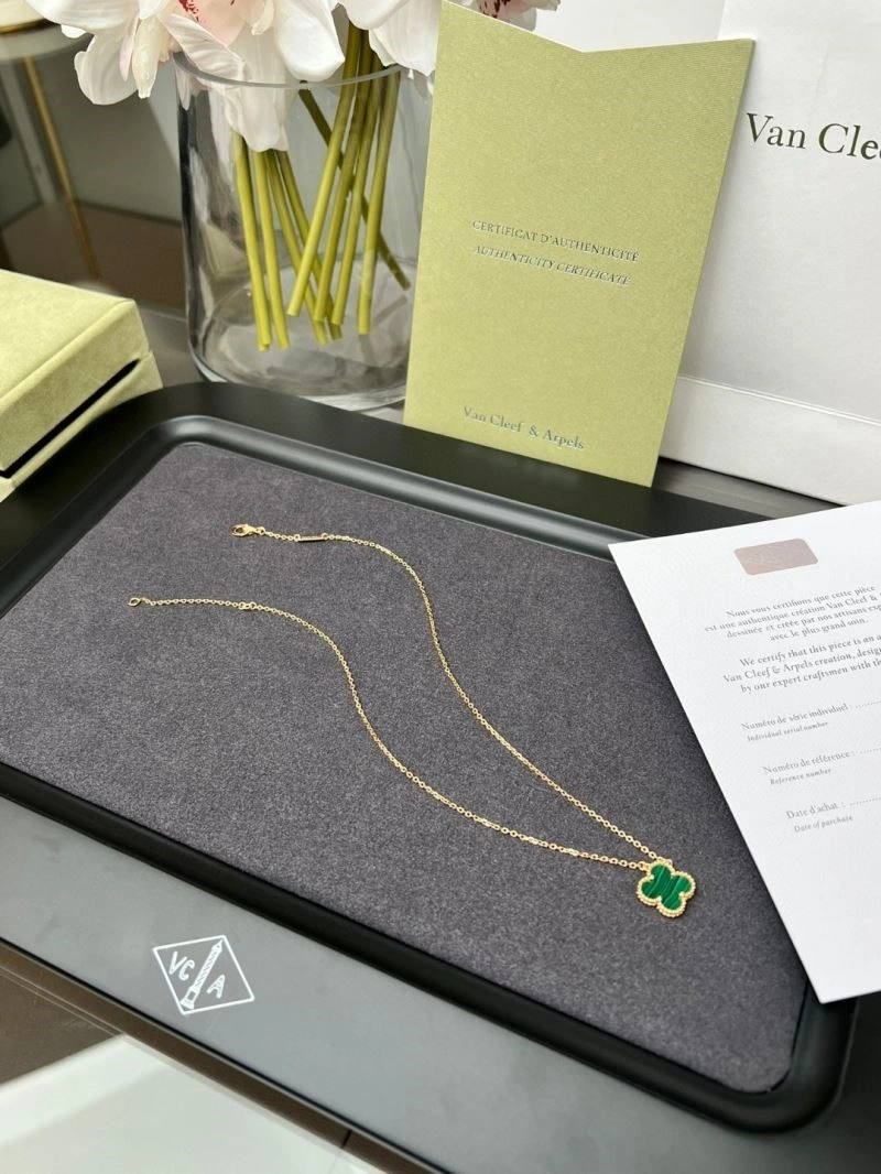 Lightweight Vca Necklaces 254648