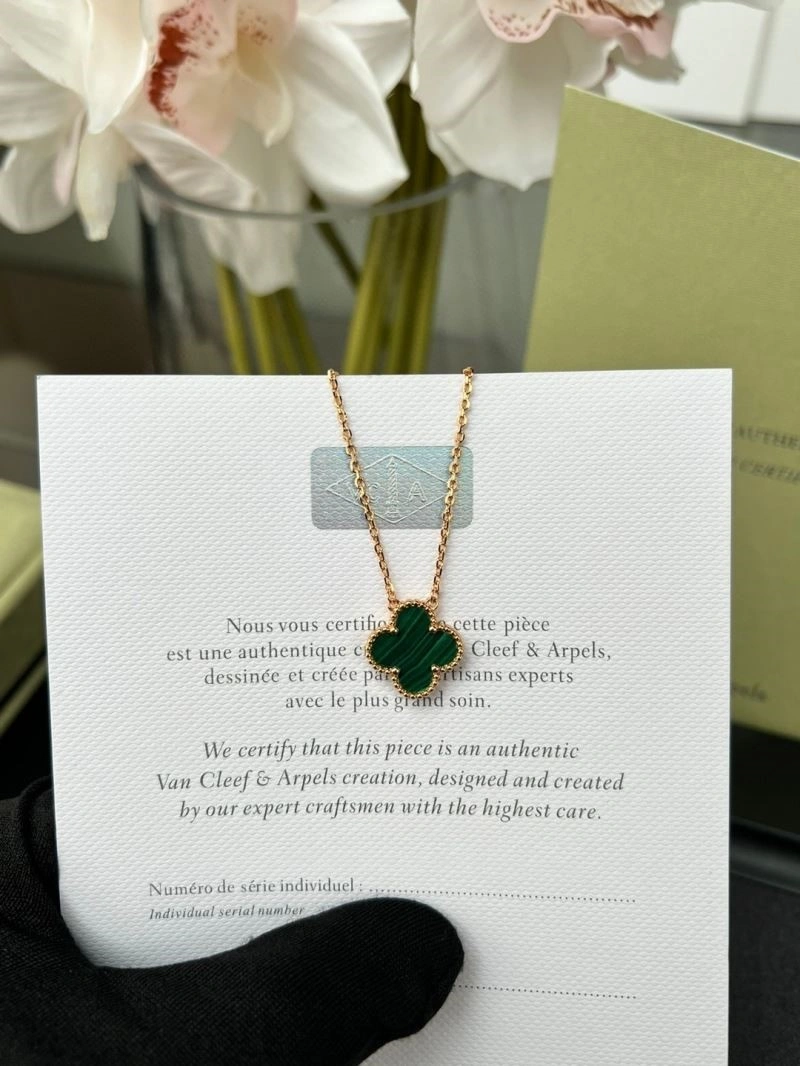 Lightweight Vca Necklaces 254648