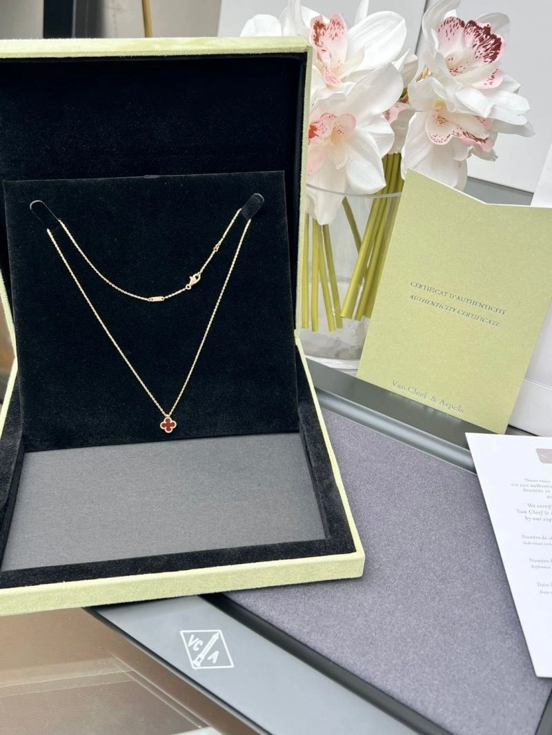 HighPerformance Vca Necklaces 254655