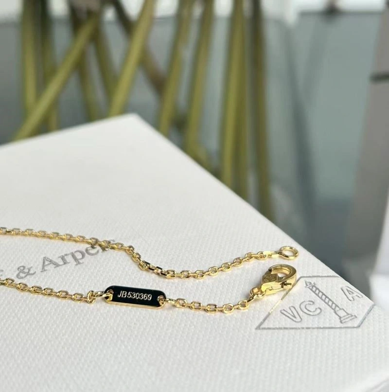 Vca Necklaces Efficient 254673