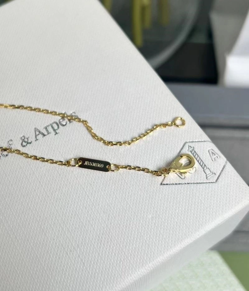 Vca Necklaces Efficient 254673
