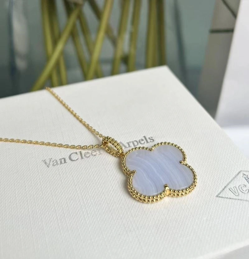 Vca Necklaces SmoothTexture 254658