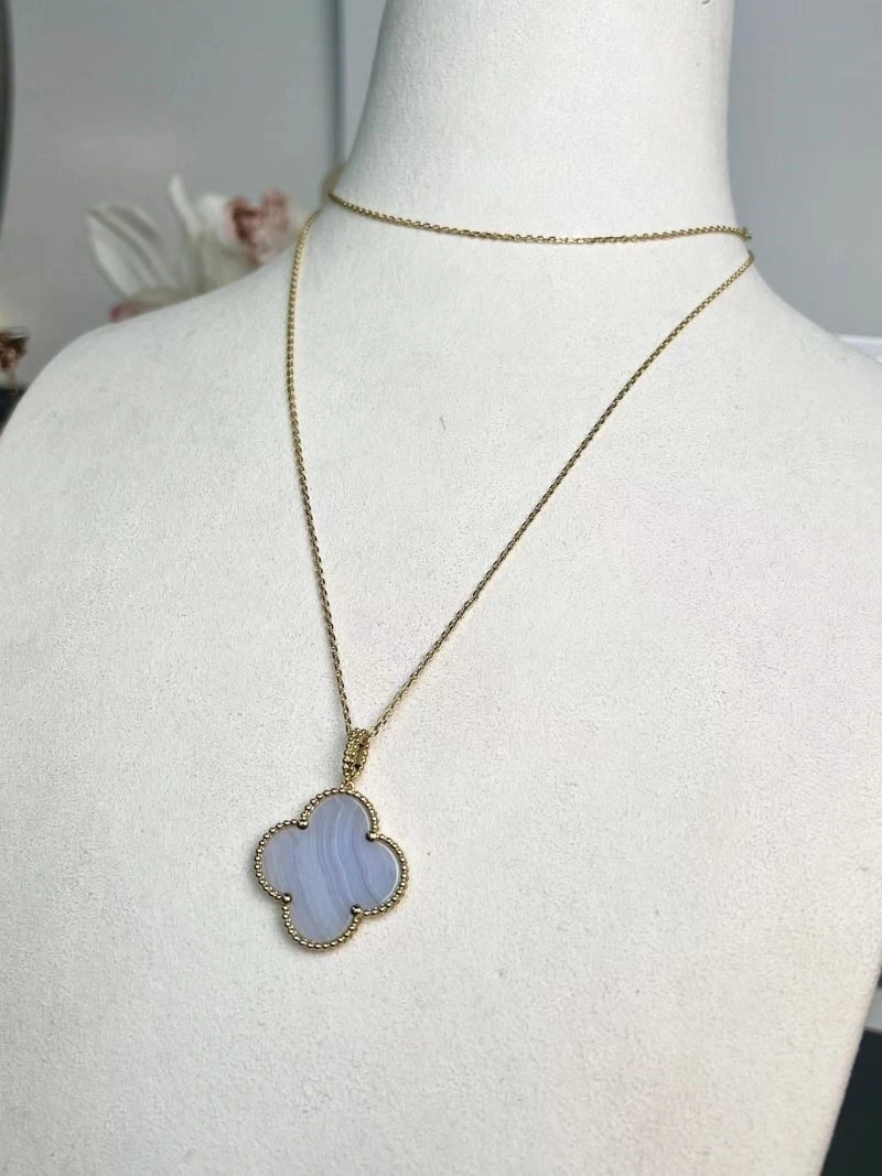 Vca Necklaces SmoothTexture 254658