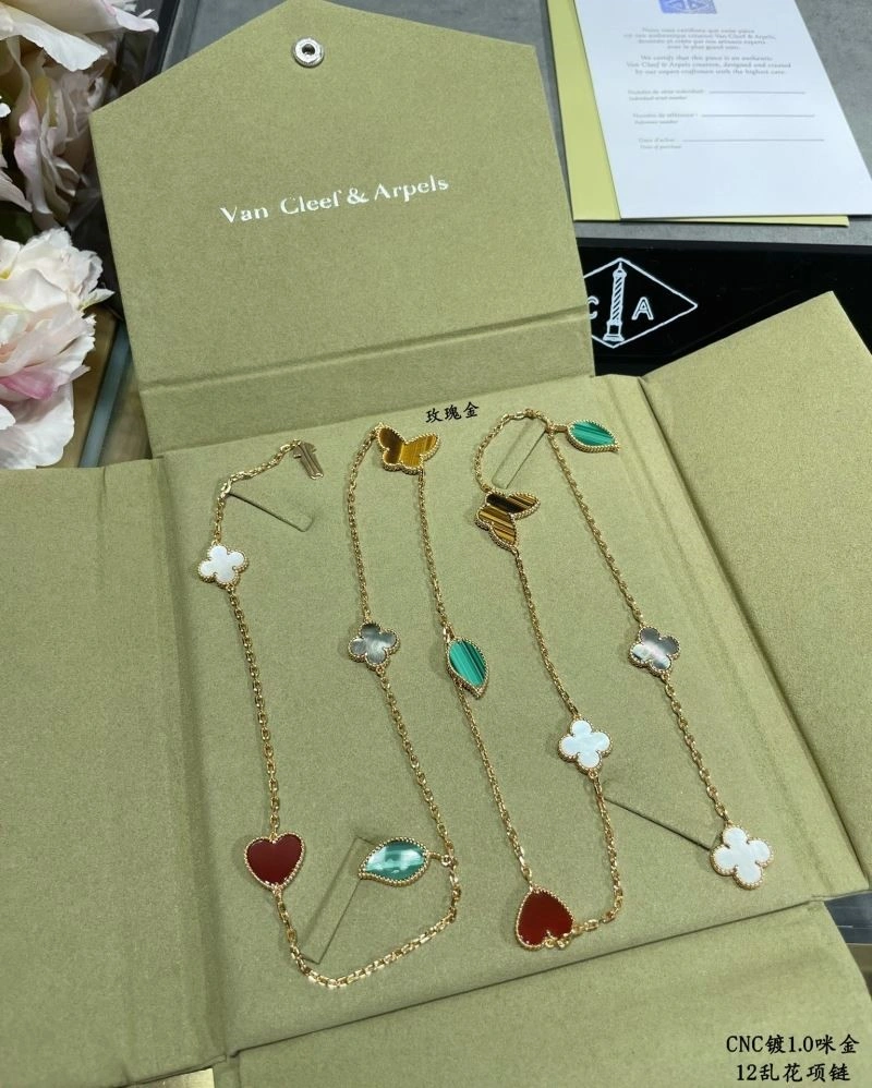 Vca Necklaces UrbanChic 254657
