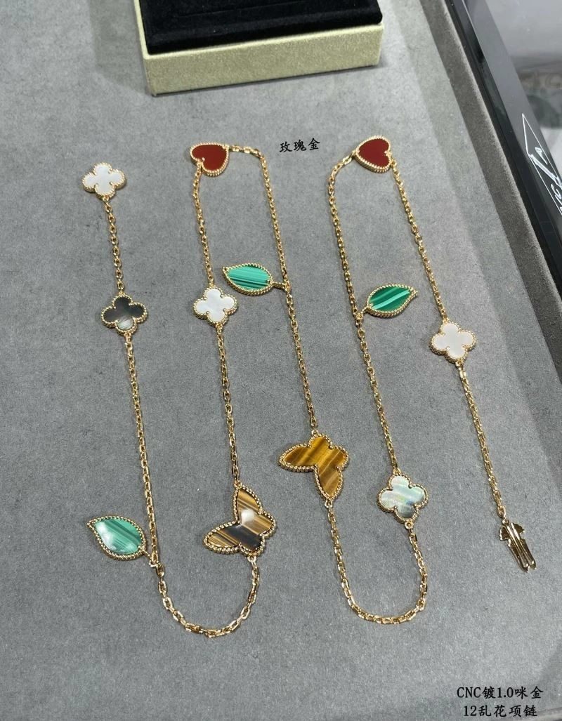 Vca Necklaces UrbanChic 254657