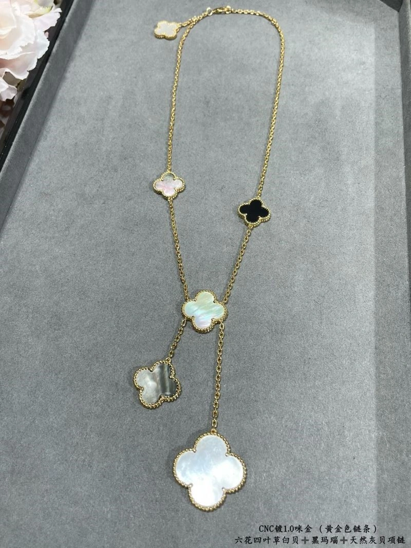 Sporty Vca Necklaces 254659