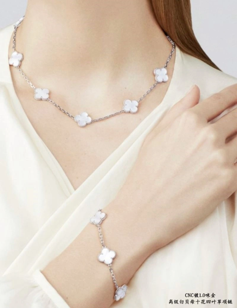 Vca Necklaces Functional 254664
