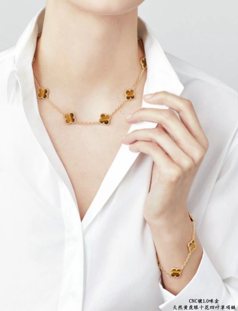 EyeCatching Vca Necklaces 254647