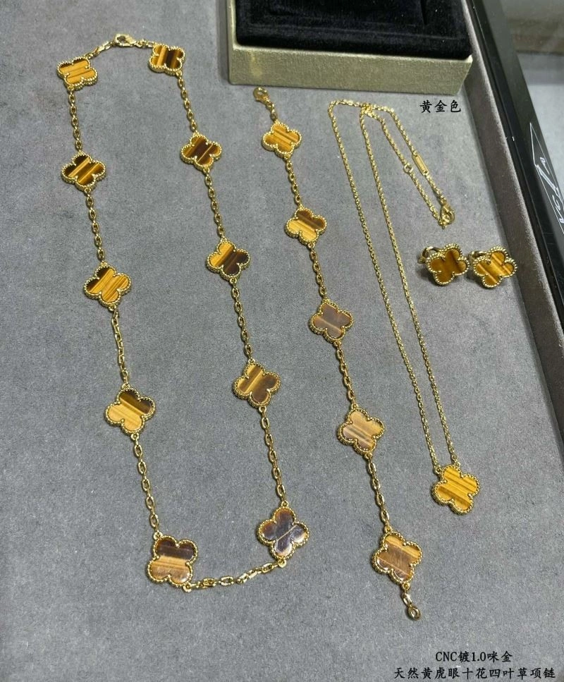 EyeCatching Vca Necklaces 254647