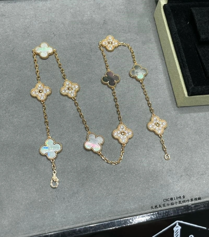 Vca Necklaces Unisex 254645