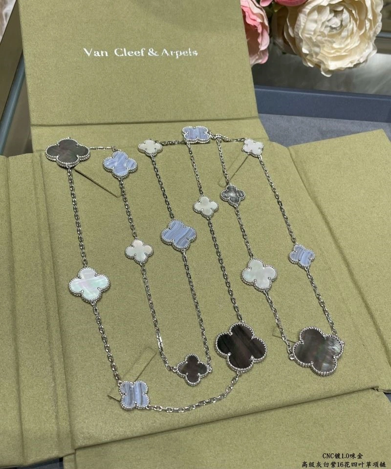 Vca Necklaces Versatile 254611