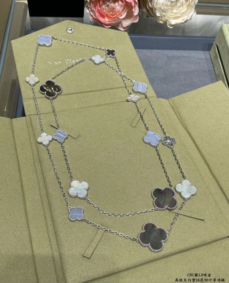 Vca Necklaces Versatile 254611