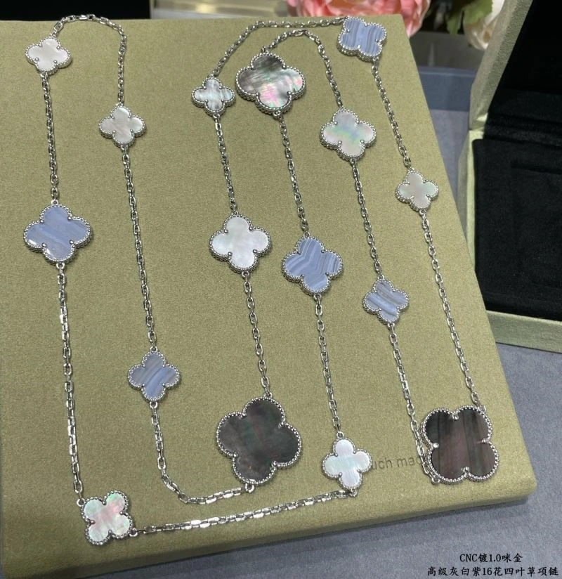Vca Necklaces Versatile 254611